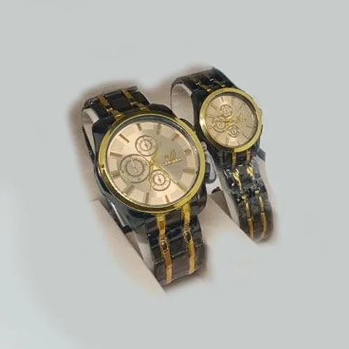 Lot De 2 Montres à Affichage Analogique Pour Couple – Noir/Or – Image 1